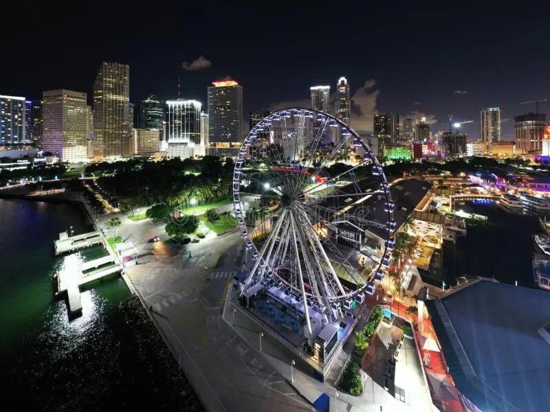 Apartamento Spacious Downtown Sleeps 4 *